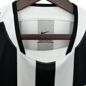 Maillot Rétro Juventus Domicile 2003/2004 – Image 3