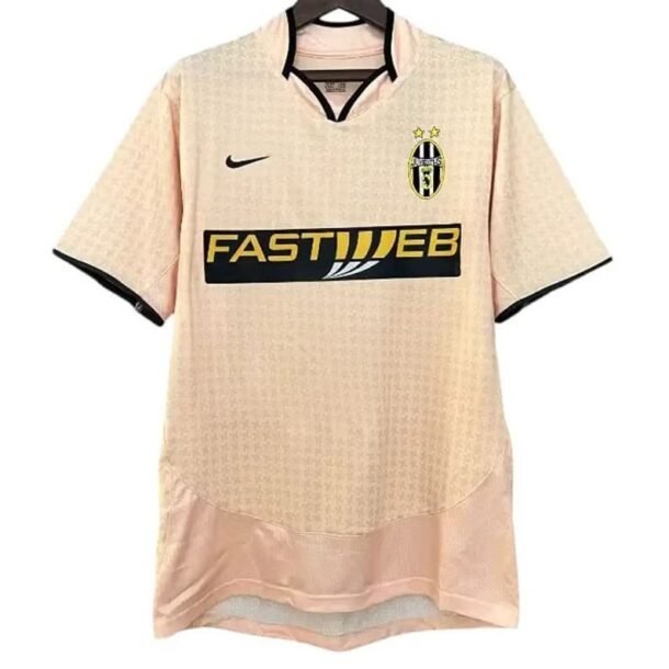 Maillot-officiel-Retro-Juventus-Exterieur-2003-2004-1.jpg
