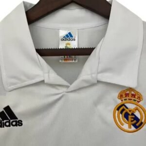 Maillot Rétro Real Madrid Domicile 2002/2003 – Image 3