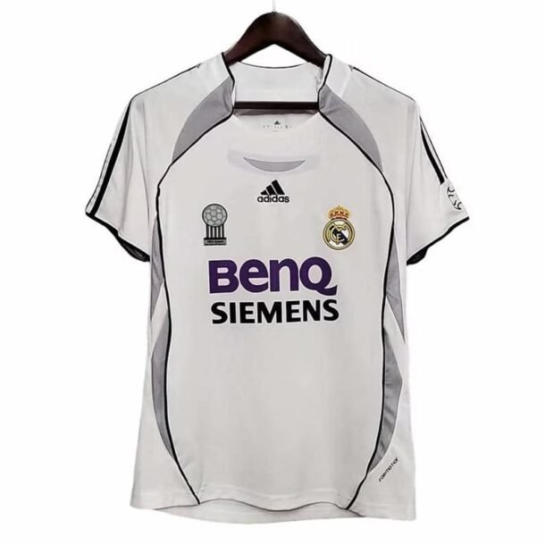 Maillot-officiel-Retro-Real-Madrid-Domicile-2006-2007-1.jpg