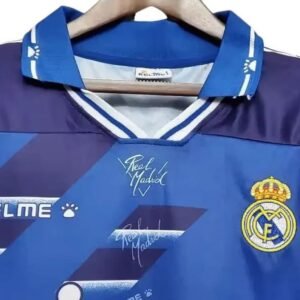 Maillot Rétro Real Madrid Extérieur 1995/1996 – Image 4