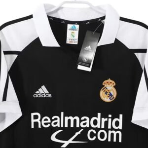 Maillot Rétro Real Madrid Extérieur 2001/2002 – Image 3