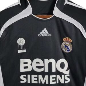 Maillot Rétro Real Madrid Extérieur 2006/2007 – Image 3