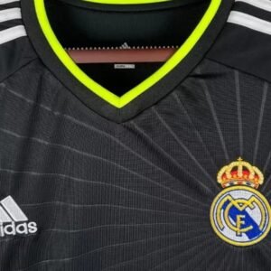 Maillot Rétro Real Madrid Extérieur 2010/2011 – Image 3