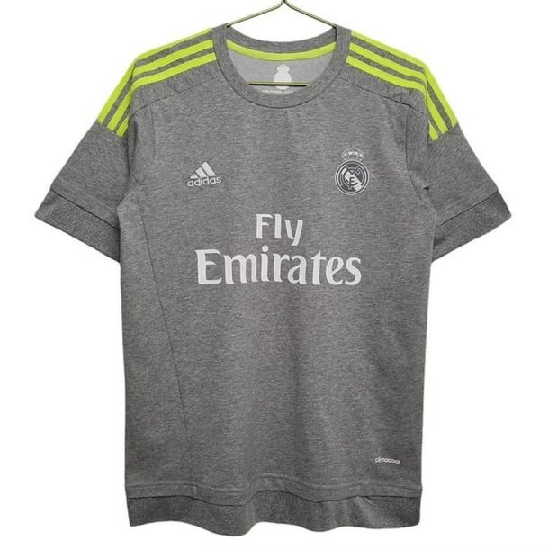 Maillot-officiel-Retro-Real-Madrid-Exterieur-2015-2016-1.jpg