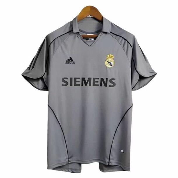 Maillot-officiel-Retro-Real-Madrid-Third-2005-2006-1.jpg