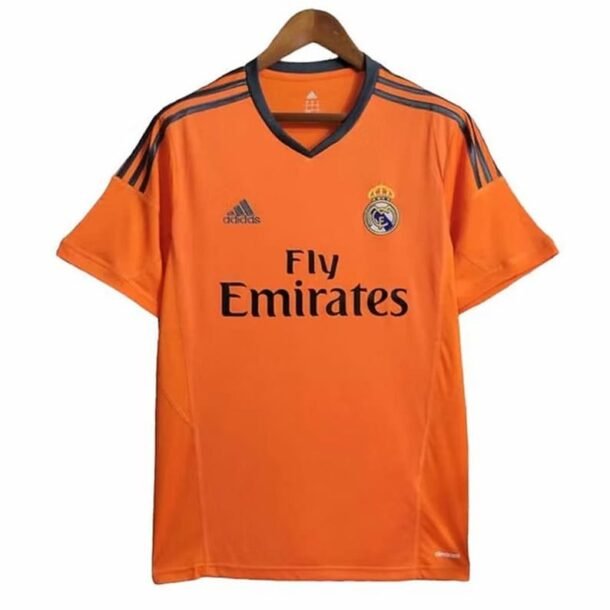 Maillot-officiel-Retro-Real-Madrid-Third-2013-2014-1.jpg
