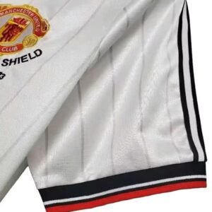 Maillot Rétro Manchester United Extérieur 1983/1984 – Image 3