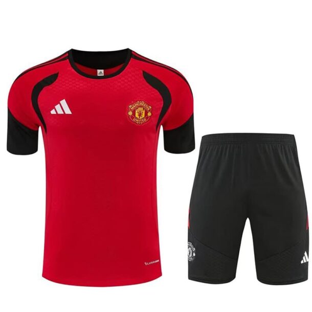Ensemble-Maillot-Training-Manchester-United-2026-2027-Rouge-Noir-2.jpg